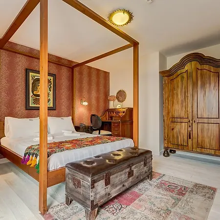 Kore Hotel 2*